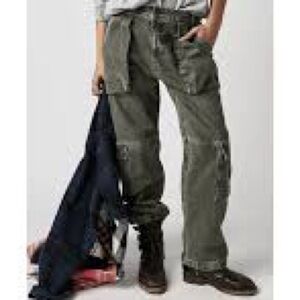 We The Free Marx Slouchy Cargo Jeans in Pine - NEW - Size 27